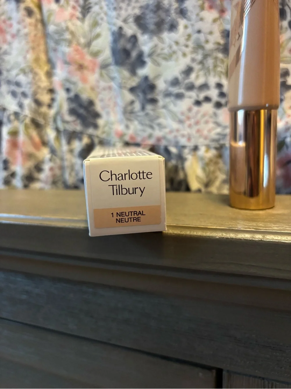 Charlotte Tilbury Beautiful Skin Foundation - Light Beige with Rose Gold Cap